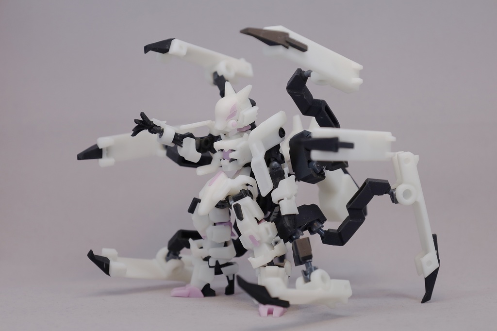 エンボディフレーム「白面-ハクメン-」　組み立てカラーキット【キュウビユニット同梱】