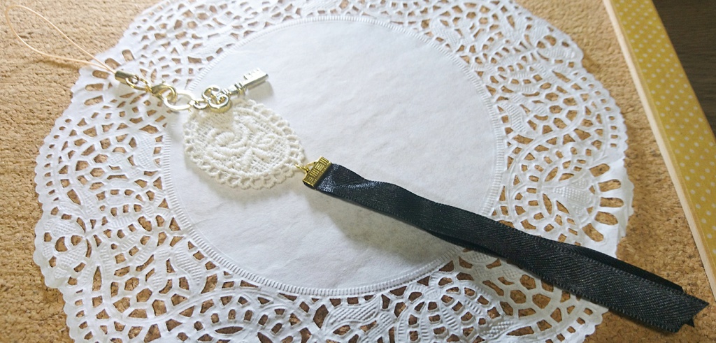 ハンドメイドストラップ