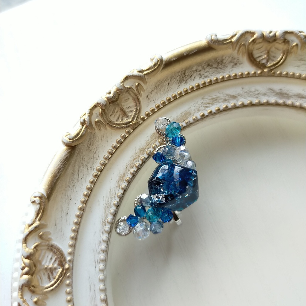 レジン×ガラスのイヤークリップ.*・゚