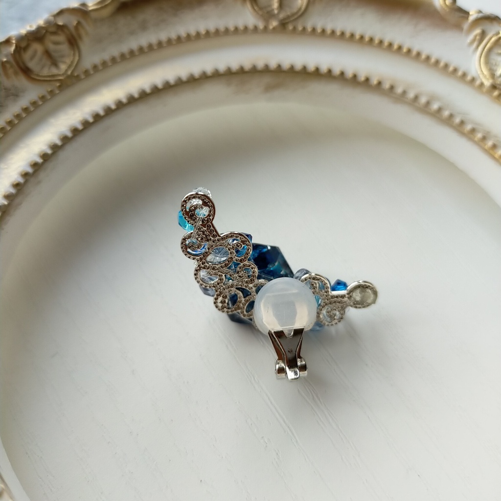 レジン×ガラスのイヤークリップ.*・゚