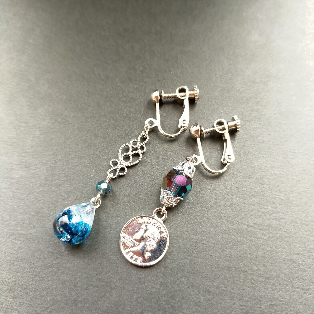 ブルー×コインのアシメイヤリング.*･ﾟ