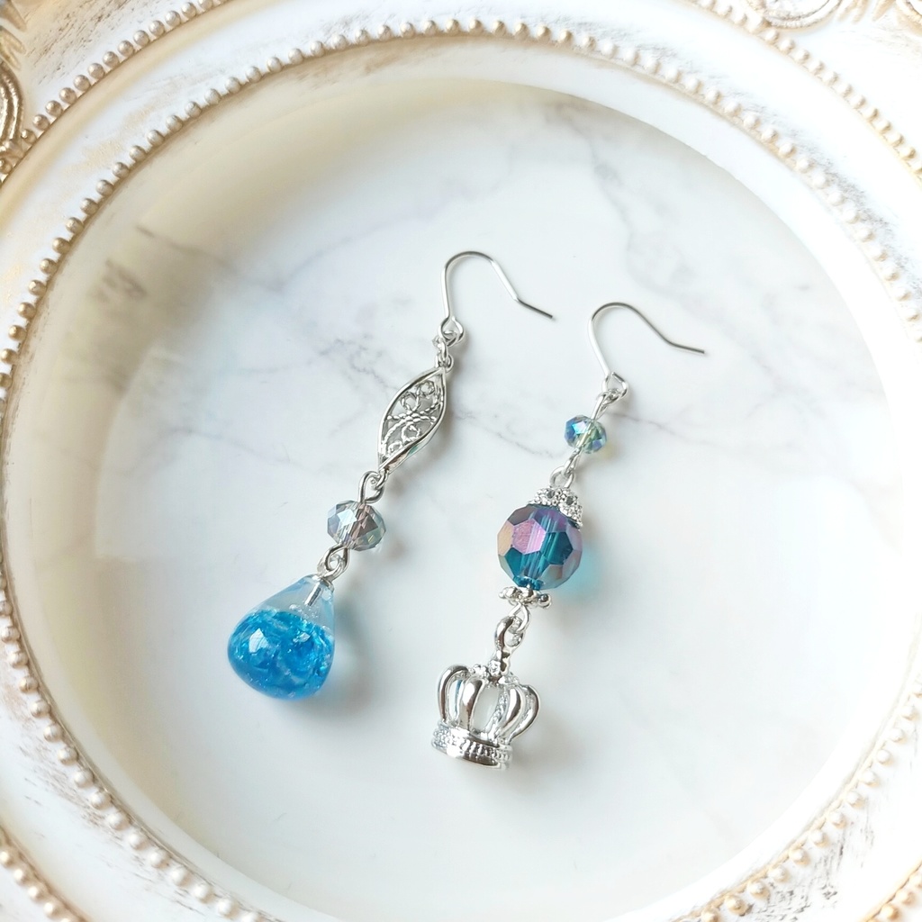 銀の王冠の耳飾り.*･ﾟ