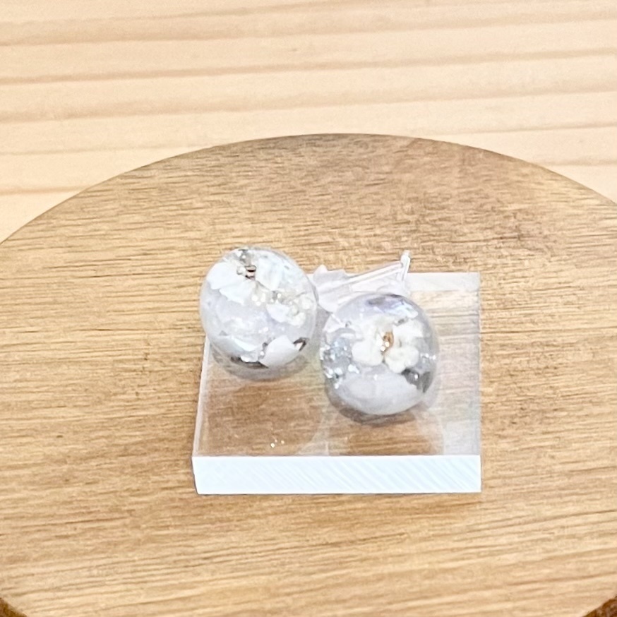 【鶴丸国永イメージ】まんまるピアス