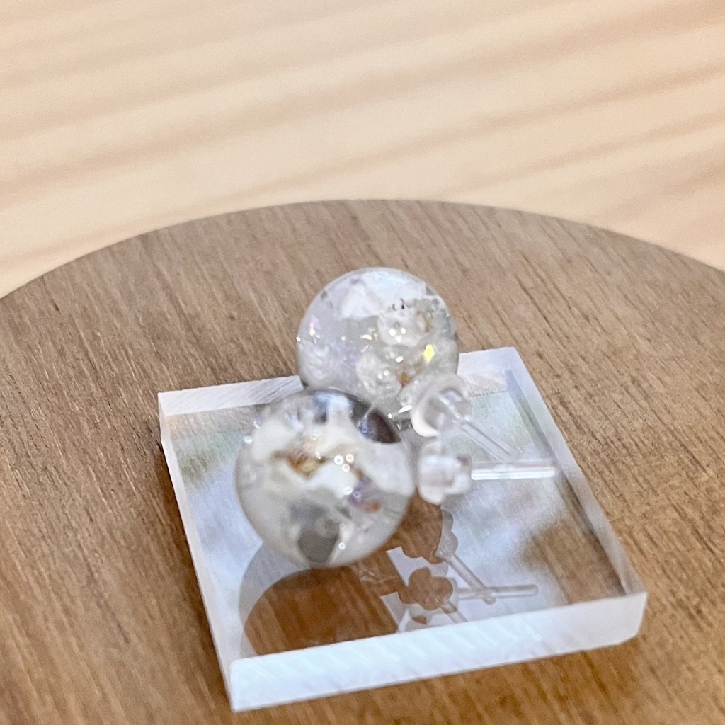 【鶴丸国永イメージ】まんまるピアス