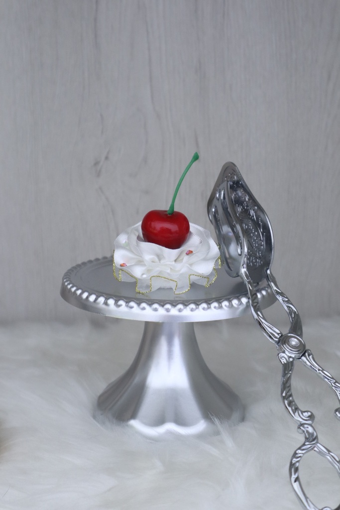 Cherry whip hat：Cream