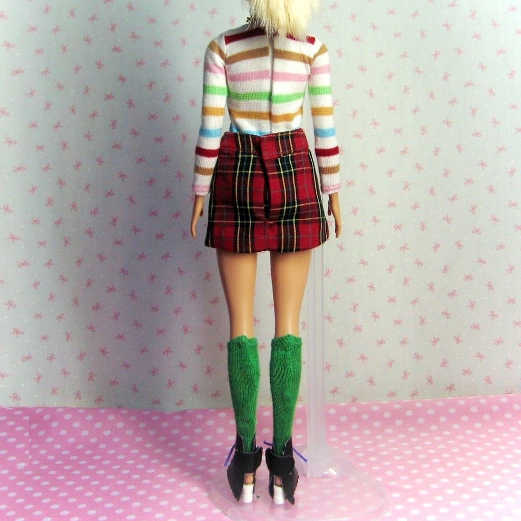 Barbie用　Ａラインチェックのスカート　レッド