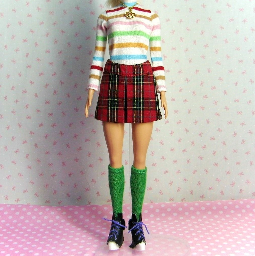 Barbie用　Ａラインチェックのスカート　レッド