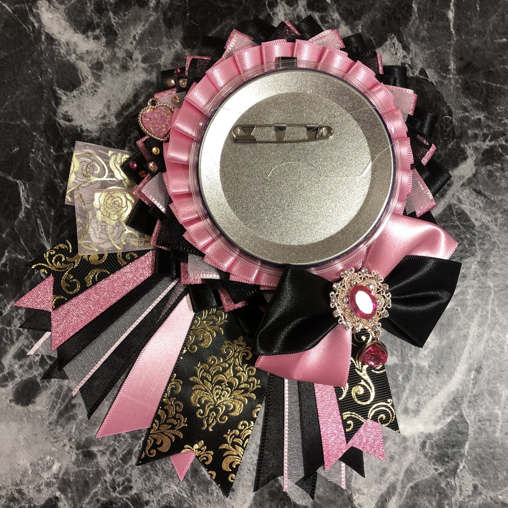 ロゼット Sタイプ 缶バッジ57〜75mm カラー:ピンク×黒