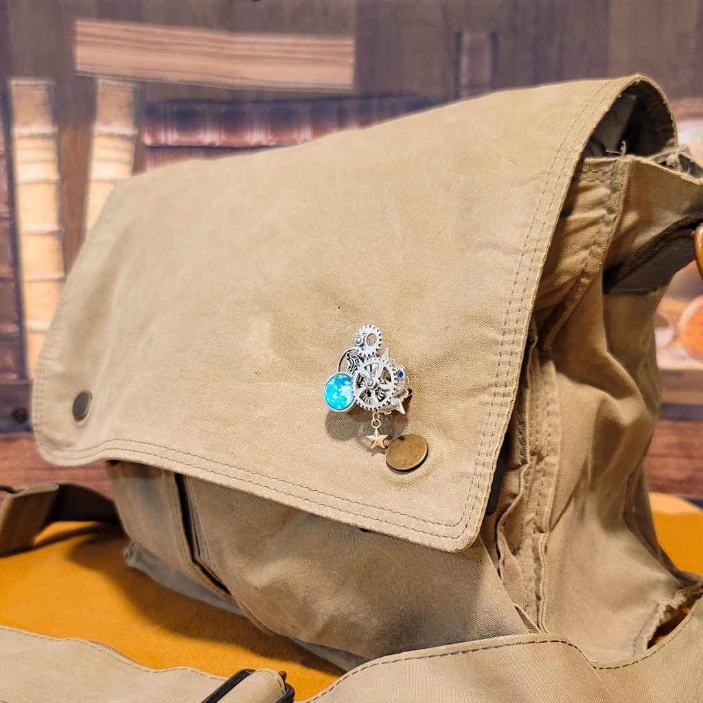 ハウリングウルフ(ブローチ)