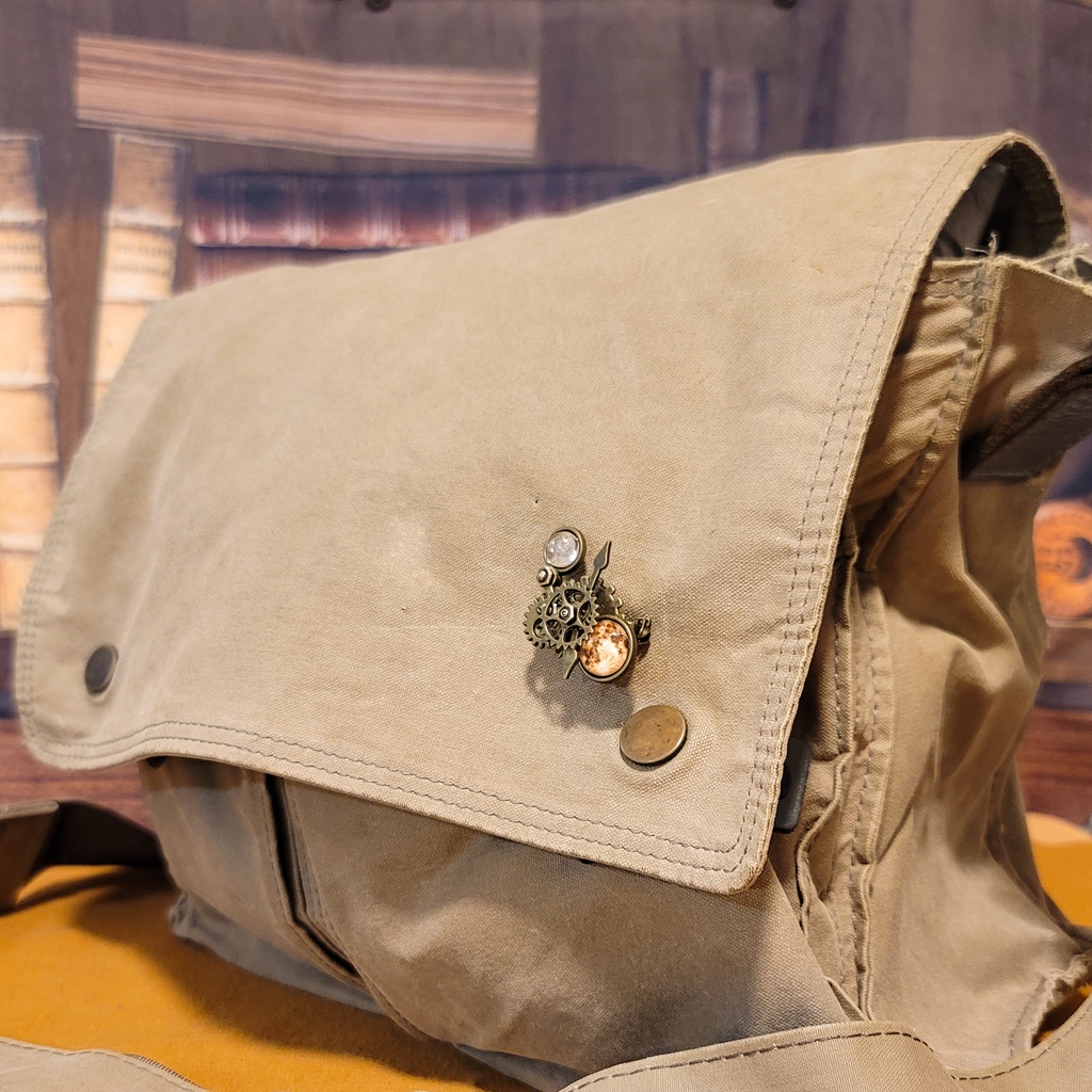 ルーペとMoon(ブローチ)