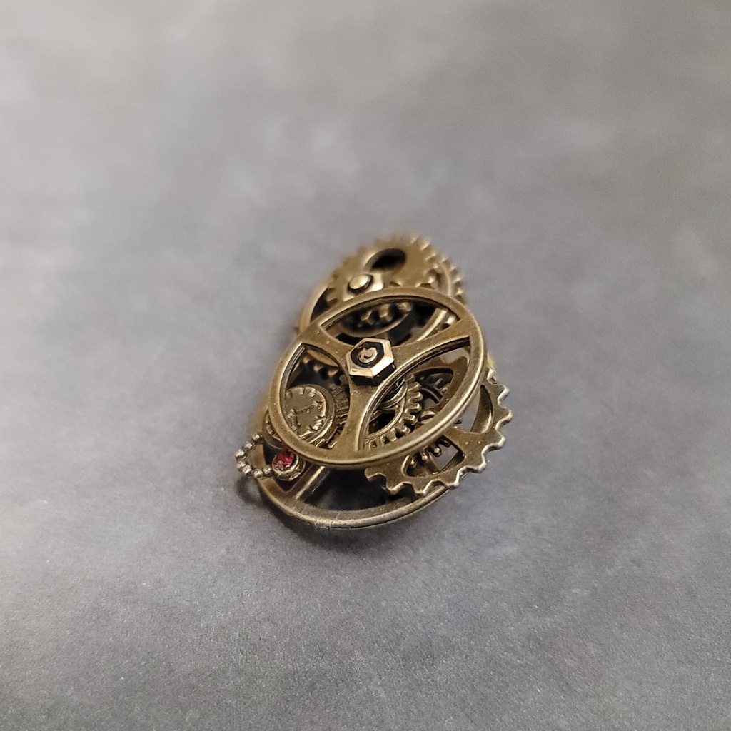 ミニ懐中時計と歯車(ブローチ)