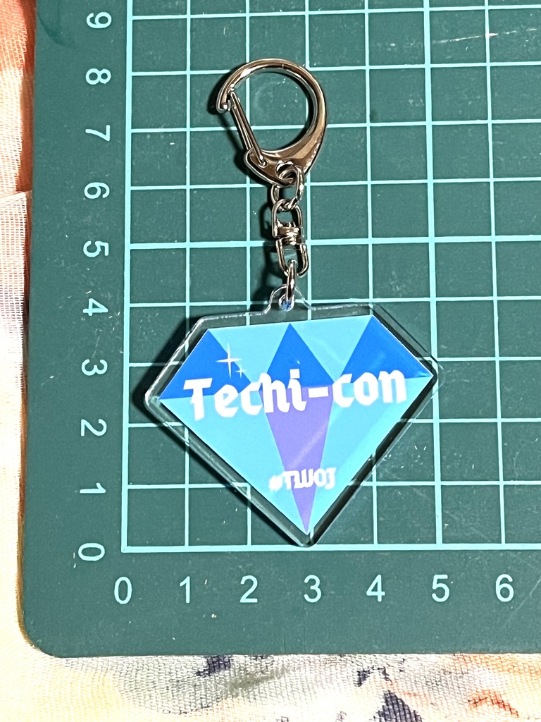 アクリルキーホルダー:Techi-con
