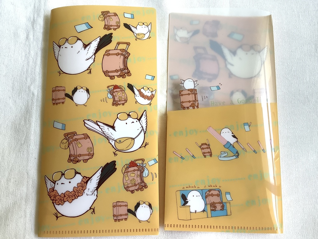 【チケットホルダー】はしゃぐシマエナガさんとトランク君