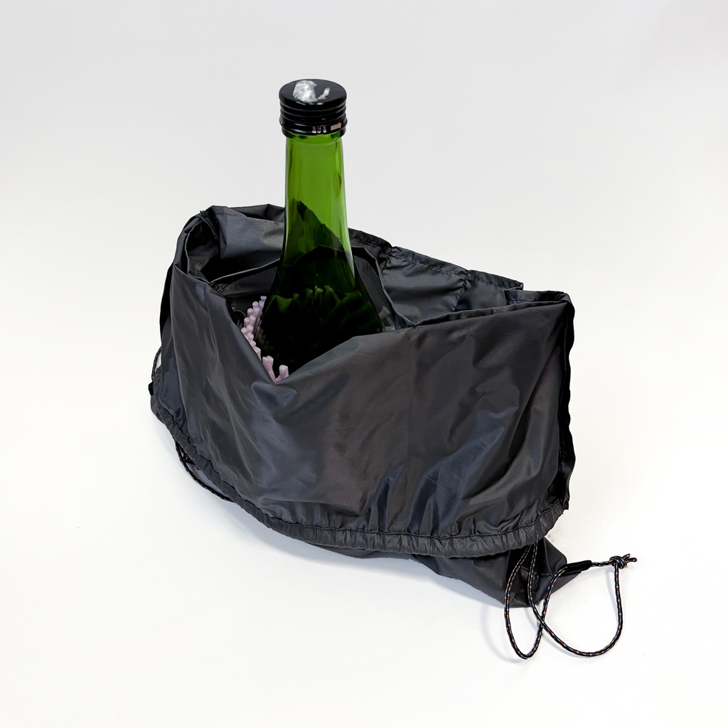 4合瓶が3本背負える ULナップサック(酒を飲む鶴)