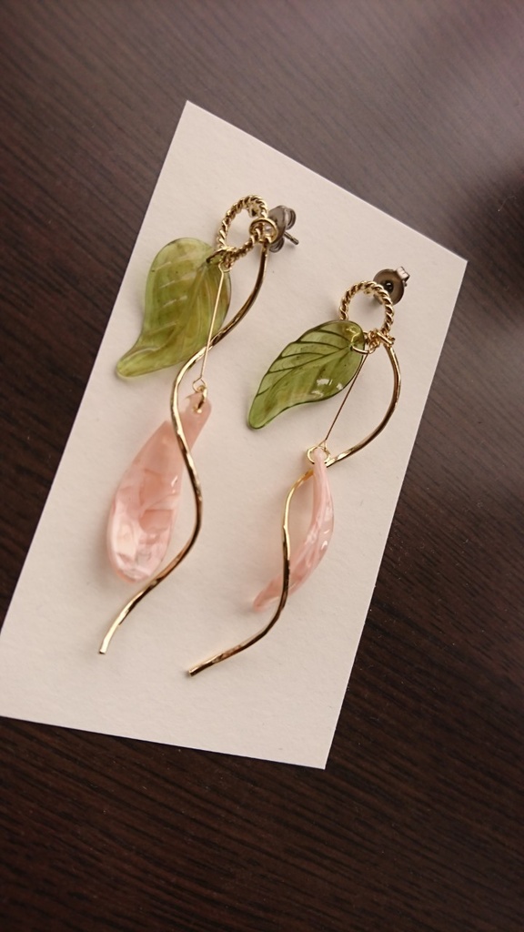お花のピアス