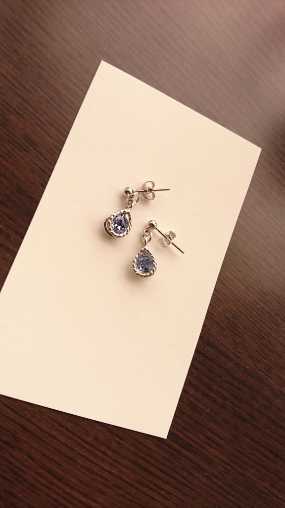 雫のピアス
