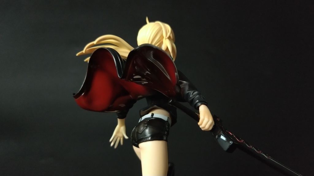 Fate/Grand Order アルトリア・ペンドラゴン(オルタ)漆黒の騎士王ver新宿1999 未塗装未組み立てガレージキット