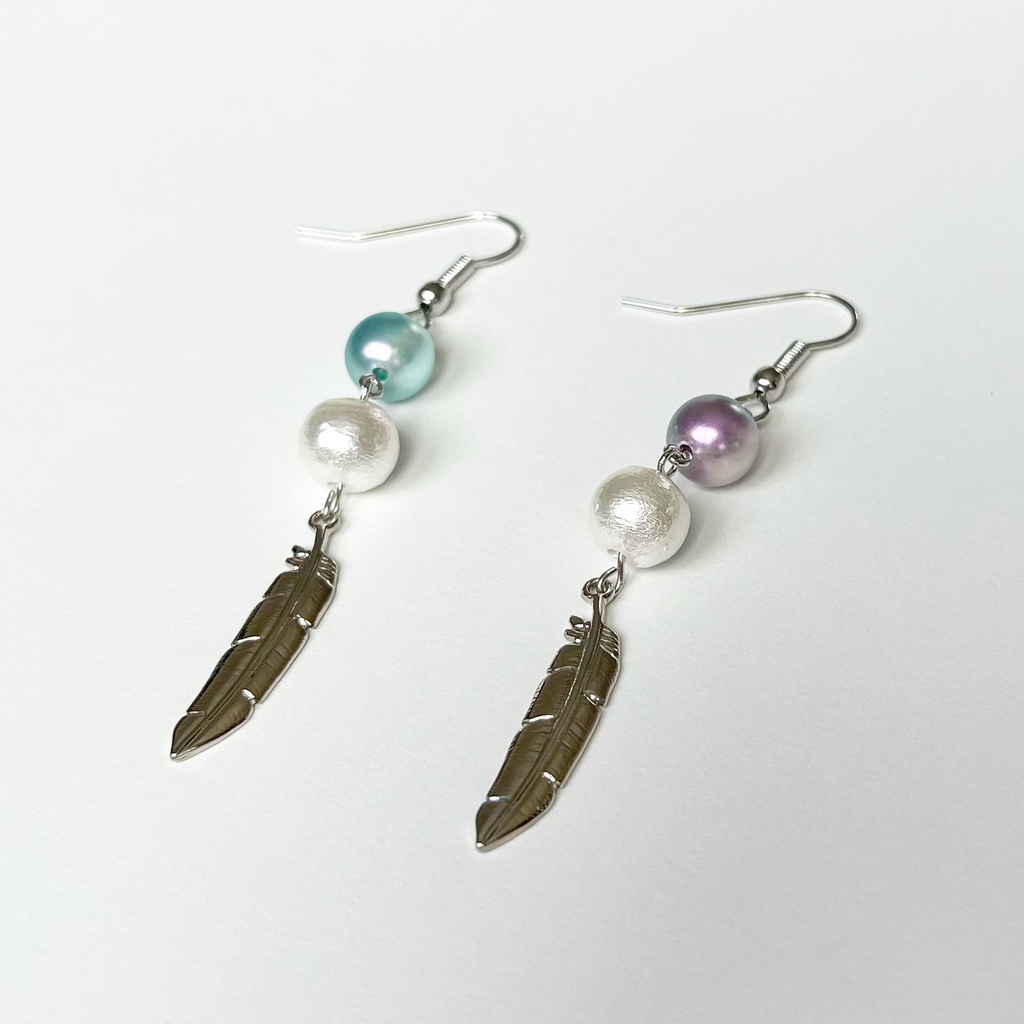 【リヴァハンイメージアクセサリー】羽根のピアス（大）