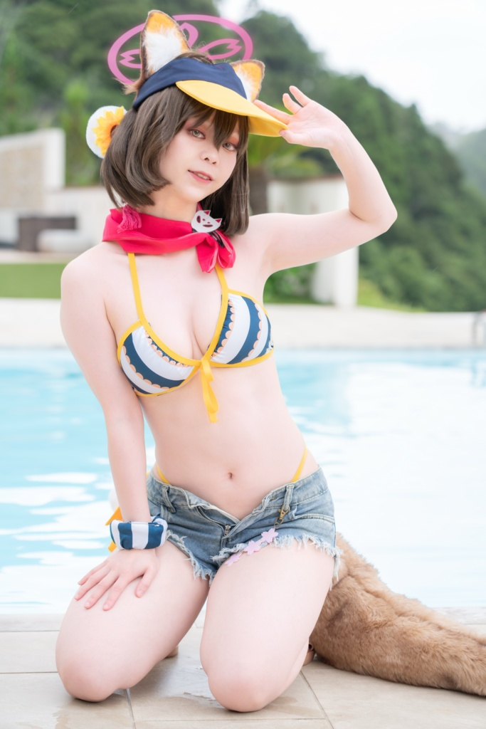 C107 新刊 久田イズナ写真集「イズナ流忍法 涼やかの術!」