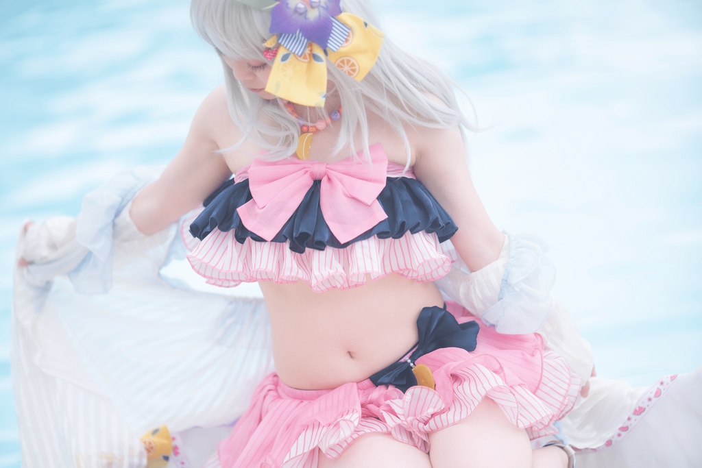 C107 新刊 白洲アズサ写真集「水のきらめき 夢幻なりや?」