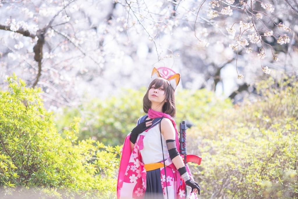 久田イズナ写真集「桜花爛漫」