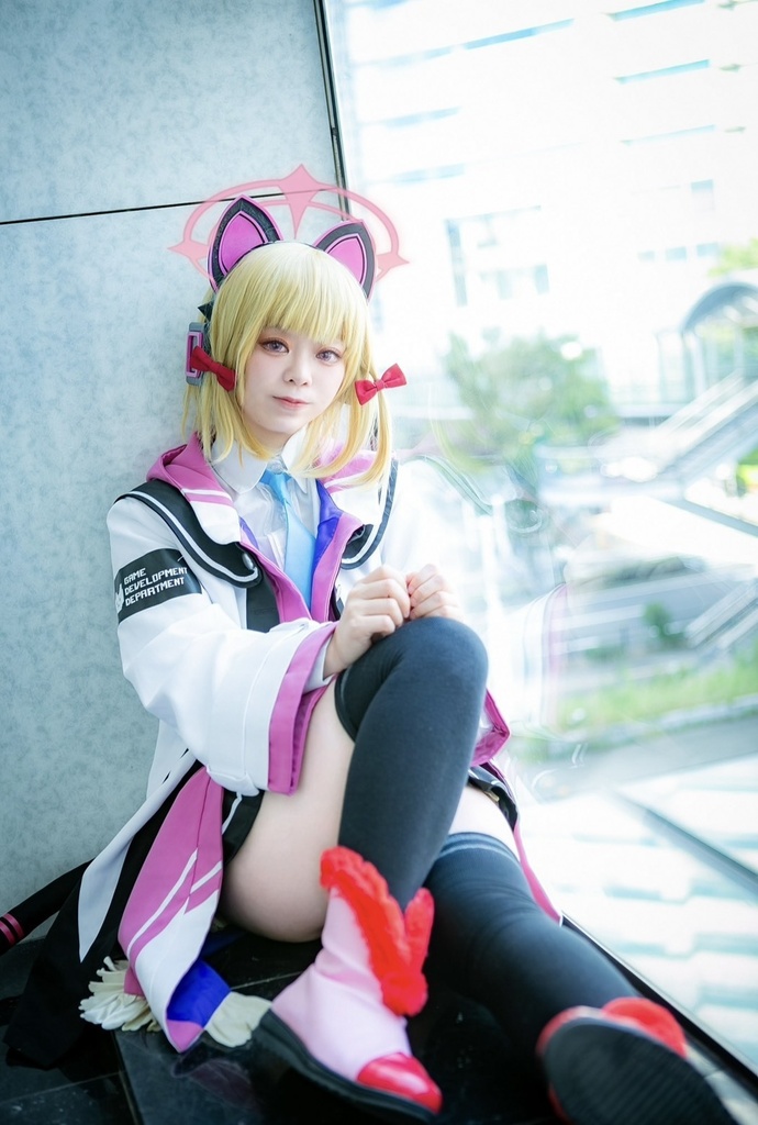 せんアカ16新刊 才羽モモイコスプレ写真集「Momoi Loading...」