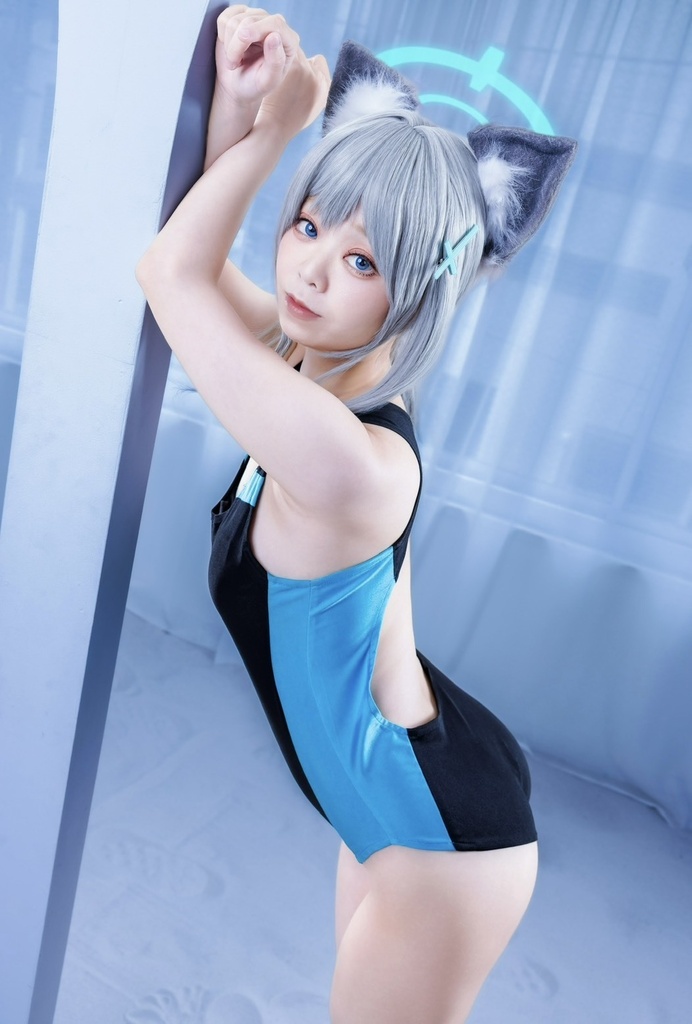 せんアカ16新刊 砂狼シロコ(水着シロコ)コスプレ写真集「まだ暑いから。」