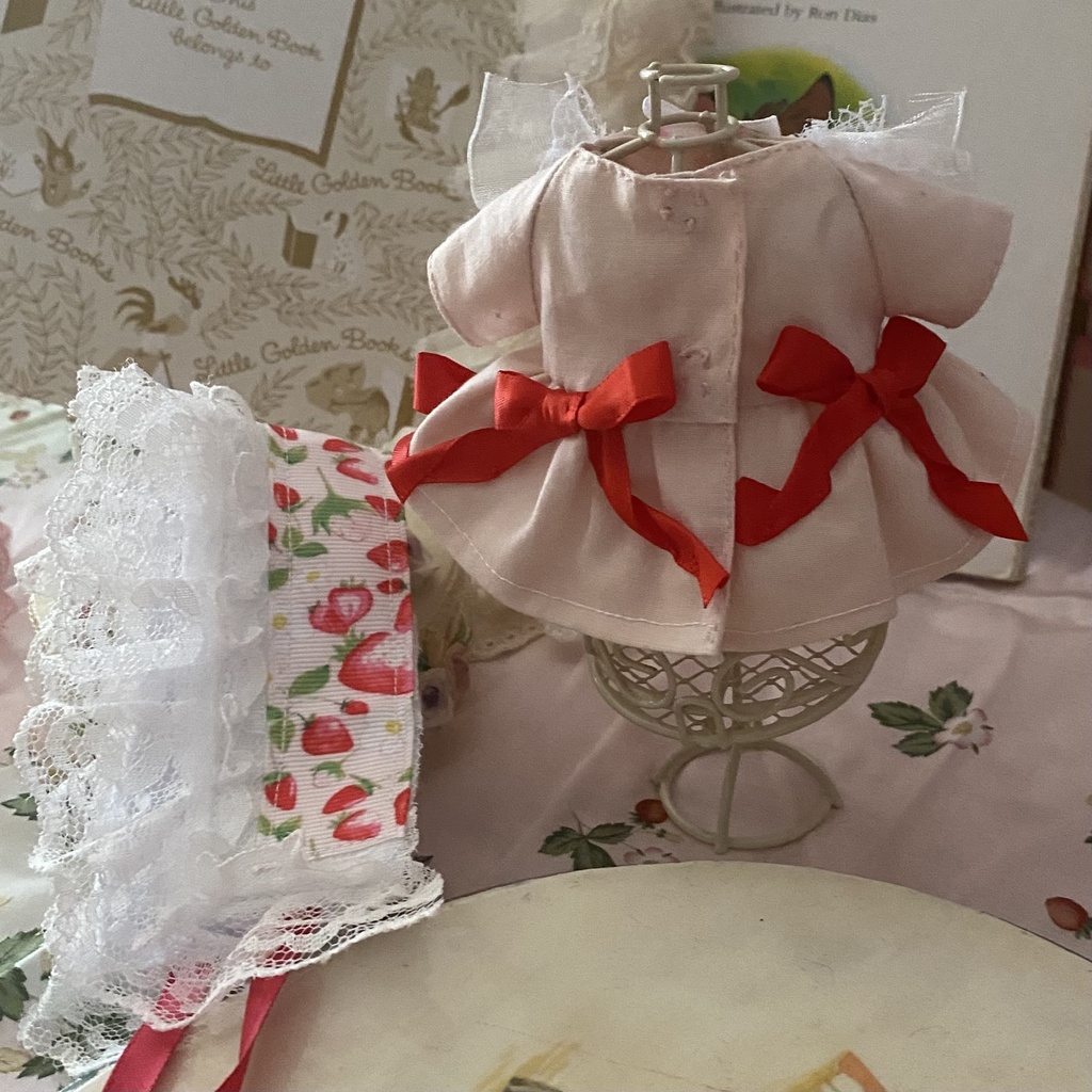 甘酸っぱい恋のいちごドレス ぬい服 16cmぬい ワンピース
