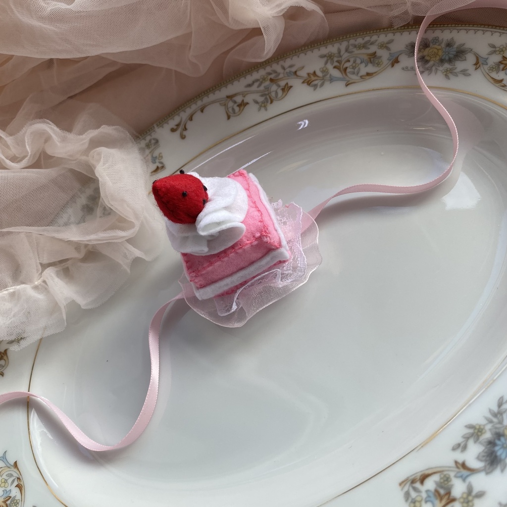 いちごケーキなスイートドレス いつぬい ドレス ぬい服