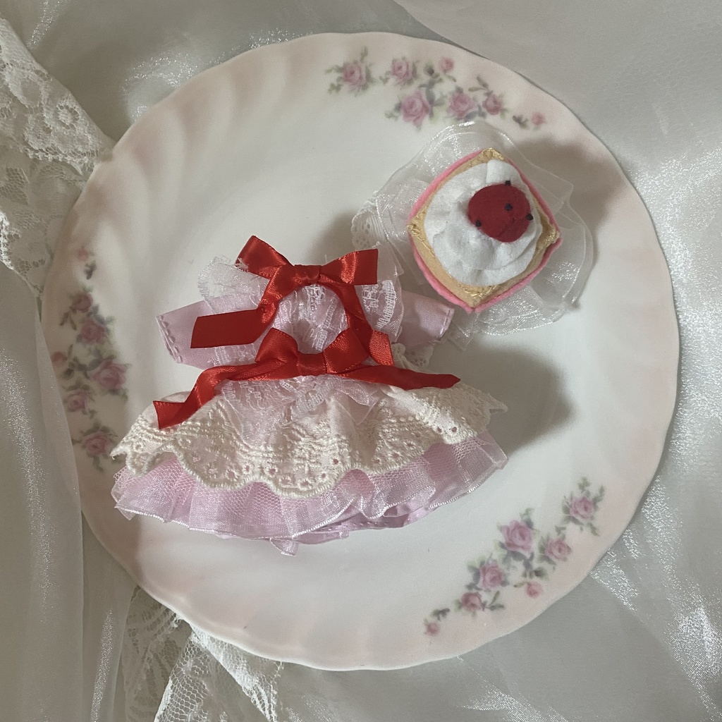 いちごみるくドレス いつぬい ぬい服