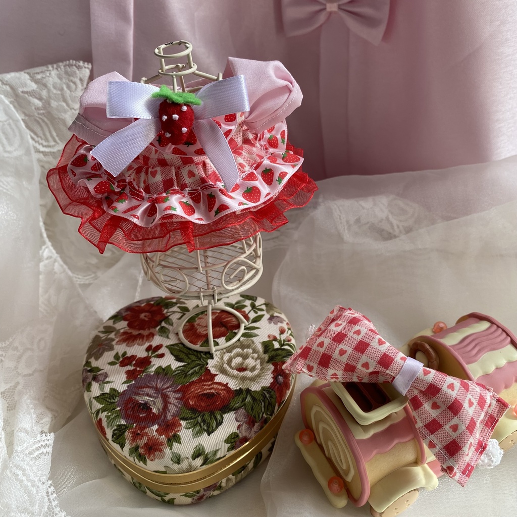 おおきないちごリボンドレス いつぬい ぬい服