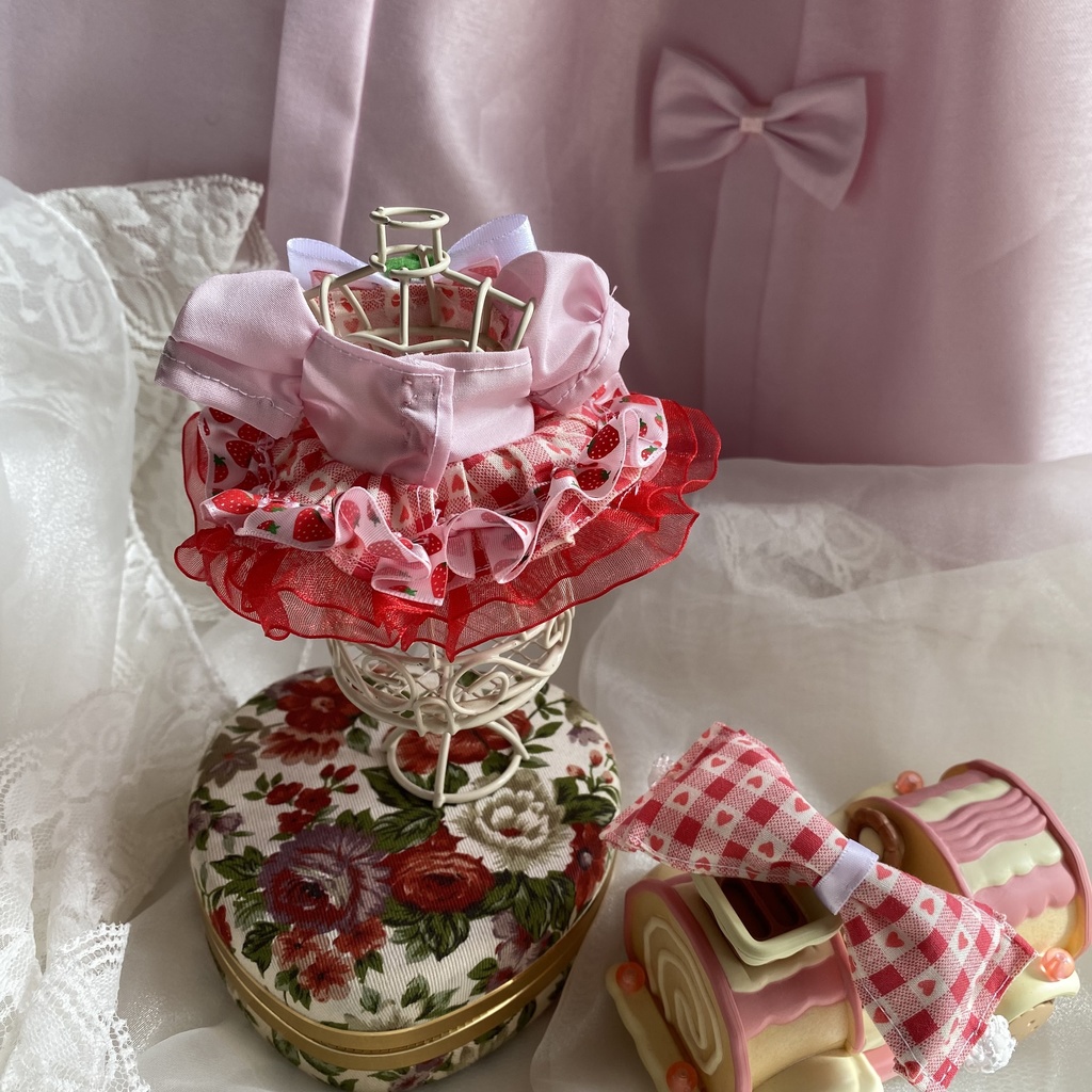 おおきないちごリボンドレス いつぬい ぬい服