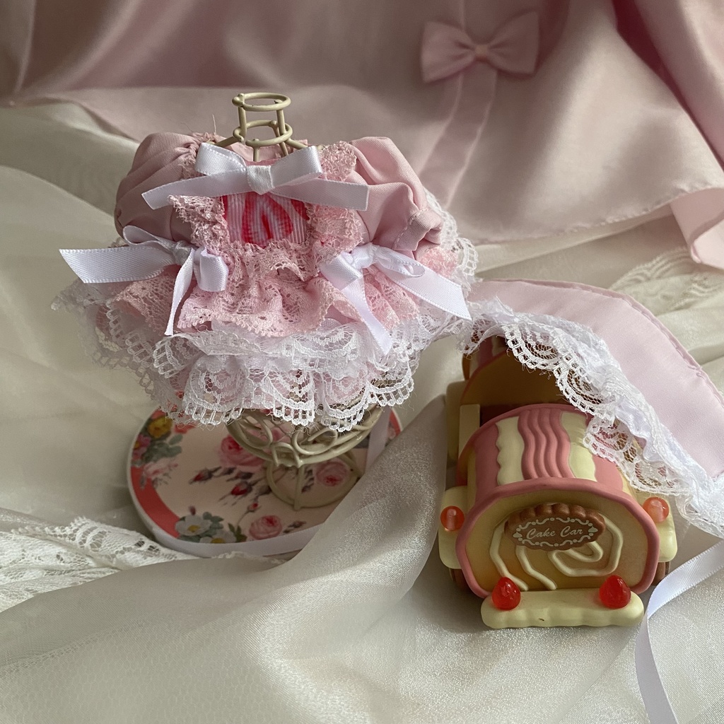 いちごの国のお姫様ドレス  いつぬい ぬい服