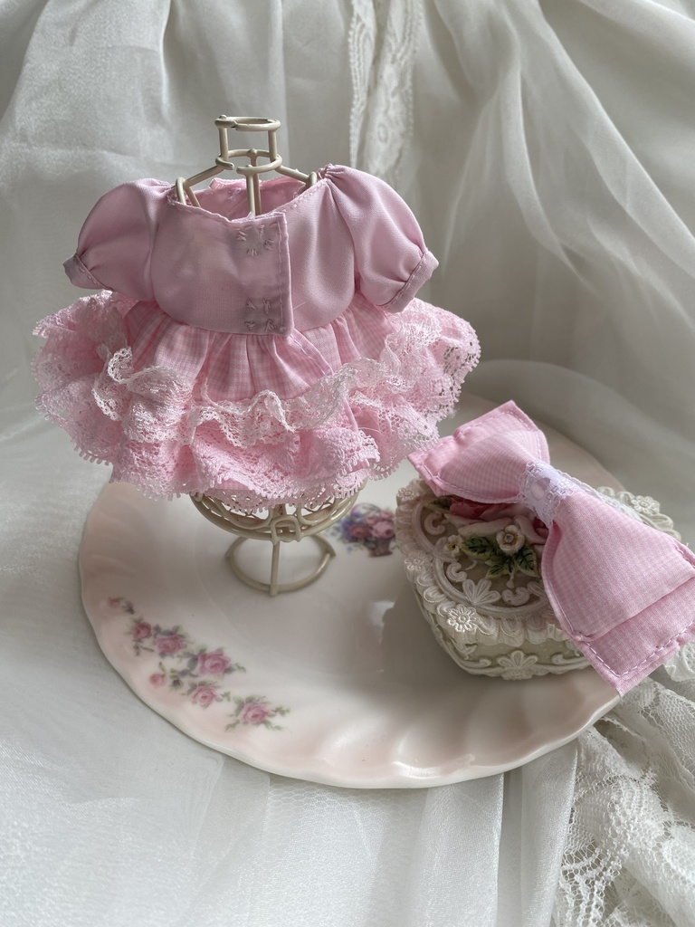 ストロベリーケーキドレス ぬい服