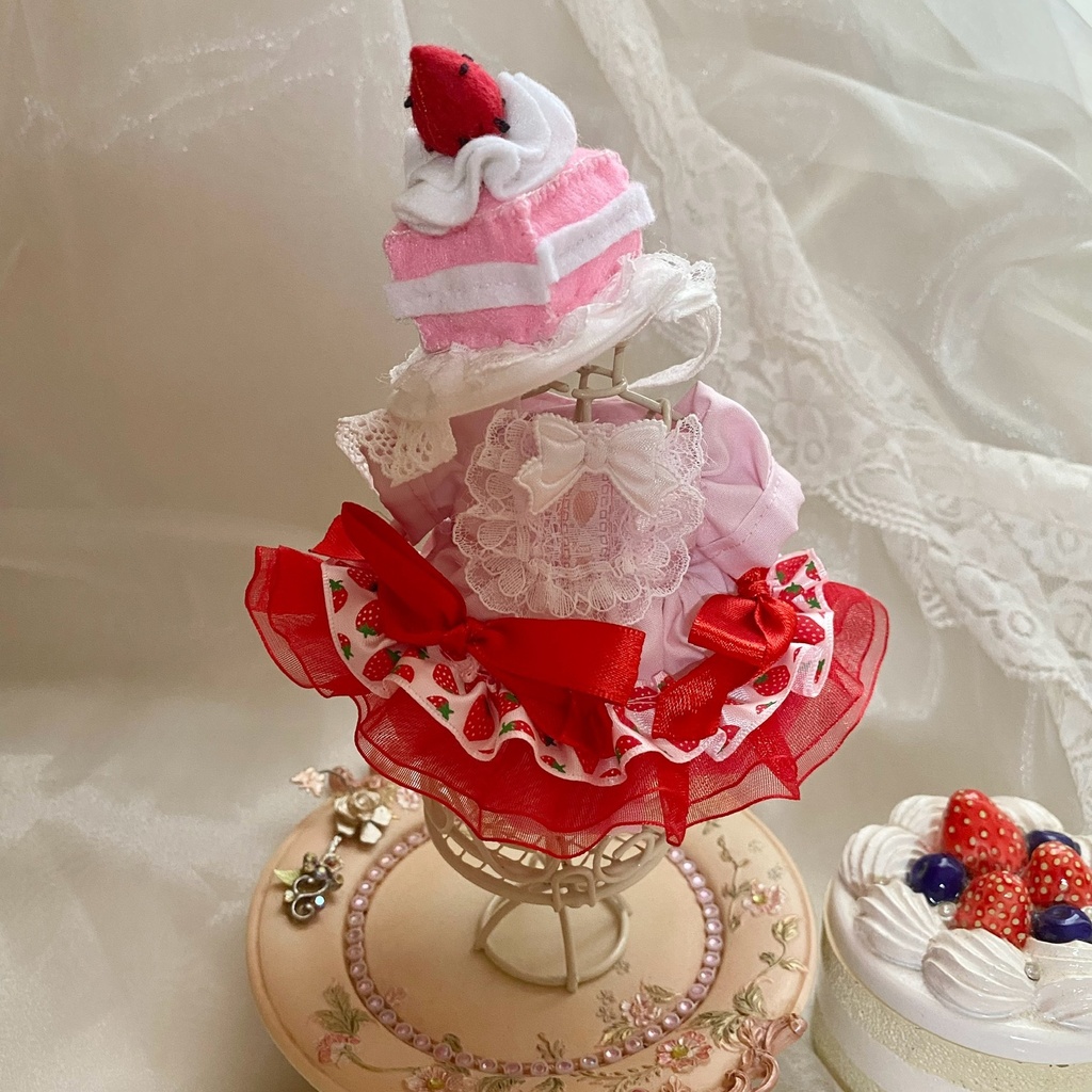 おおきないちごケーキドレス ぬい服 いつぬい