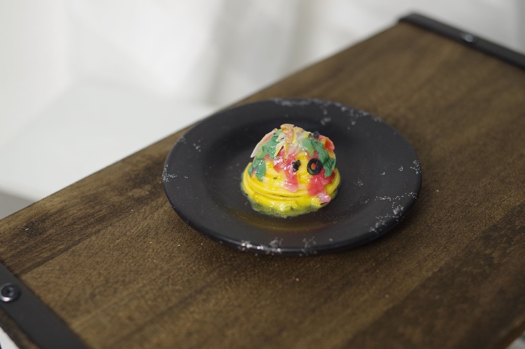 【パスタプレート【生ハムとバジルのオイルパスタ】　 1/4～1/3サイズ】スパゲッティ　フェイクフード　ドール用　ぬい用　ミニチュアフード　MDD　DD　撮影小物　40cmドール　50cmドール　60cmドール　70cmドール　75cmドール　MYOUDOLL　TelesthesiaDoll　BJD CROBI　Luts　SDM　SD　食品　模型　