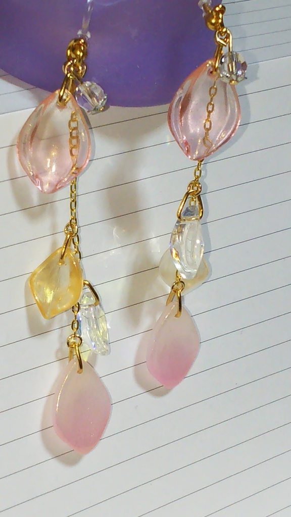 【西行寺幽々子&八雲紫カラー】幽玄桜のイヤリング