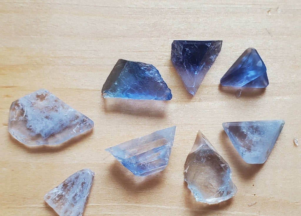 ※展示※【本気で考えた夢女のためのイメージピアス】ブルーフローライト原石使用