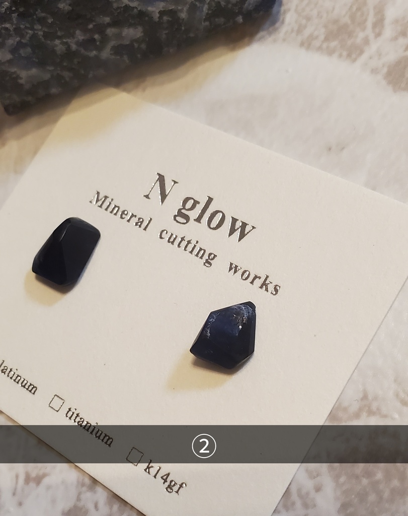 【展示】【本気で考えた夢女のためのイメージピアス】Ver.asymmetry【ソーダライト 原石使用】