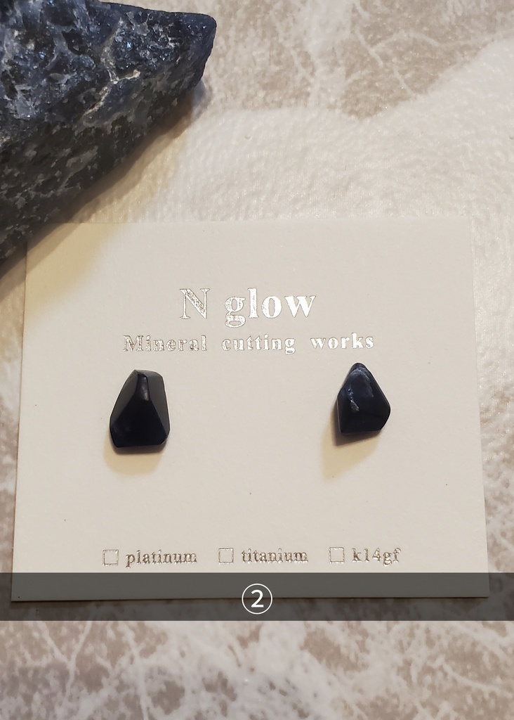 【展示】【本気で考えた夢女のためのイメージピアス】Ver.asymmetry【ソーダライト 原石使用】