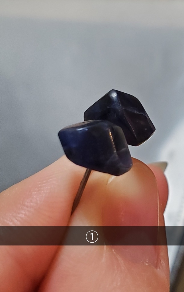 【展示】【本気で考えた夢女のためのイメージピアス】Ver.asymmetry【ソーダライト 原石使用】