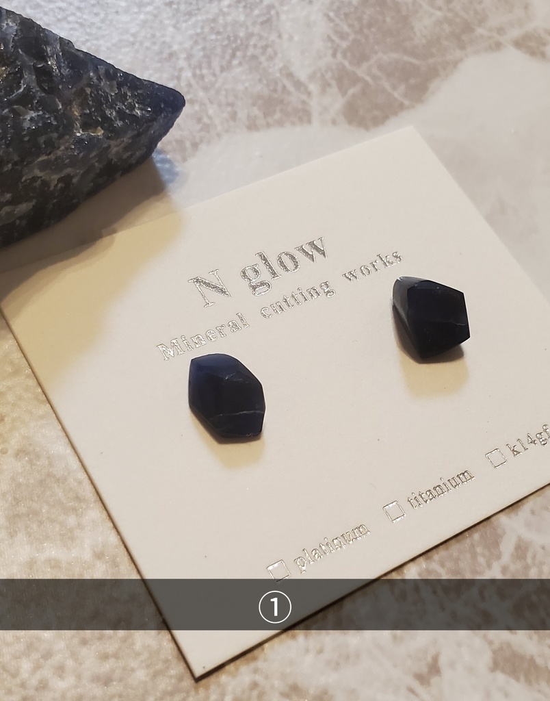 【展示】【本気で考えた夢女のためのイメージピアス】Ver.asymmetry【ソーダライト 原石使用】