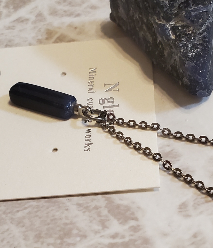 【展示】【本気で考えた夢女のためのイメージネックレス】【ソーダライト 原石使用】