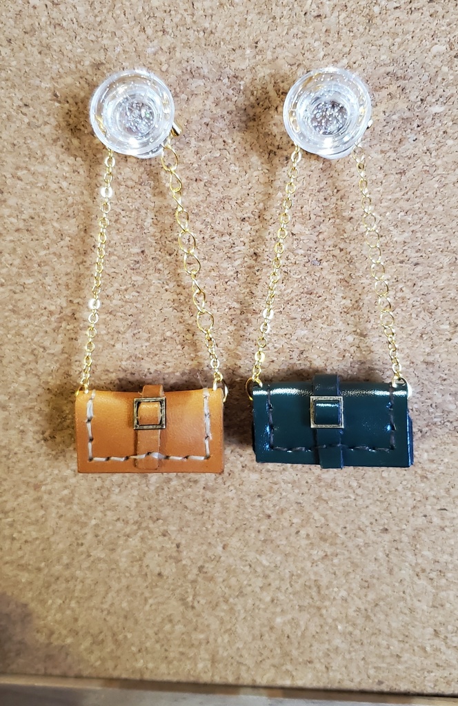 3月27日頒布*牛本革*開閉式* ショルダー バッグ *