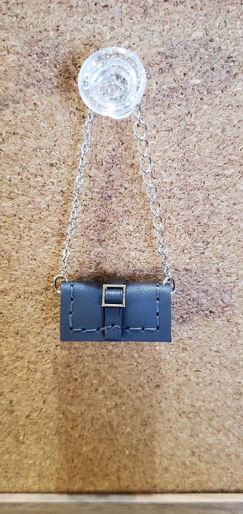 3月27日頒布 訳あり *牛本革*開閉式* ショルダー バッグ *