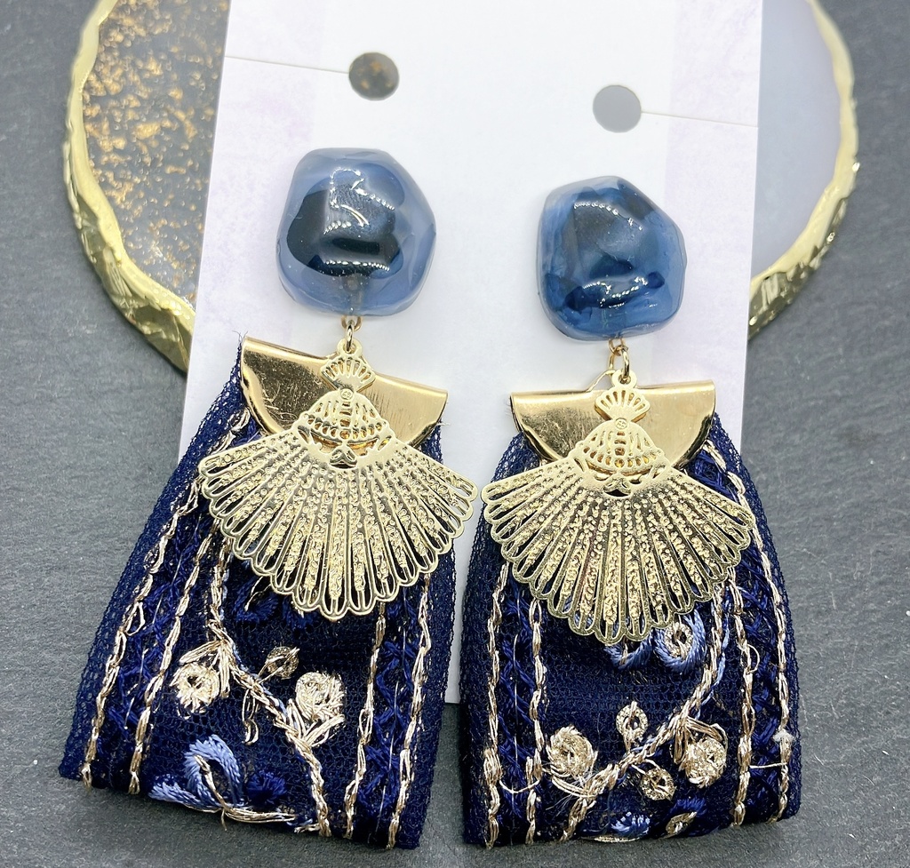 ★イメージピアス/鷹見