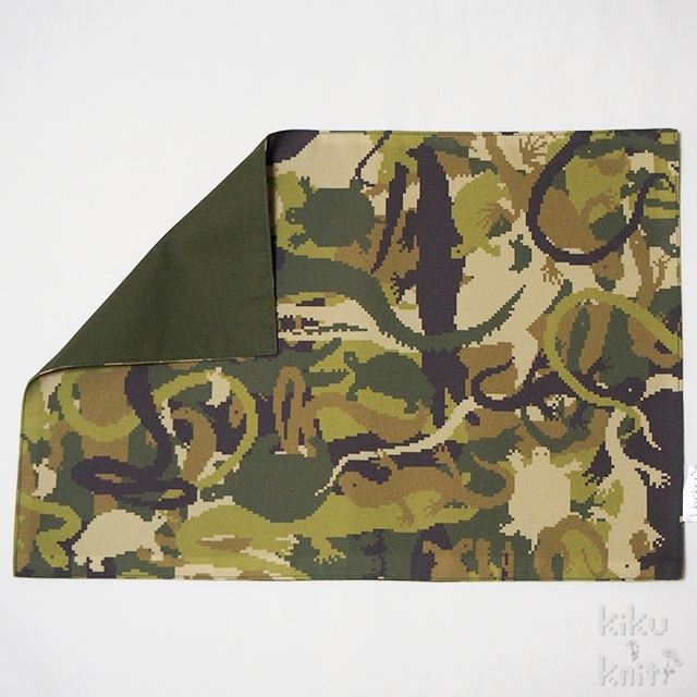 爬虫類迷彩柄ランチョンマット・ドット絵