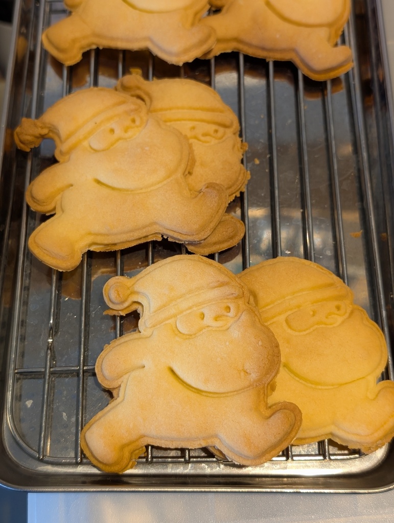 走るサンタのクッキー型|3Dプリント製(クリスマス・手作りお菓子用)