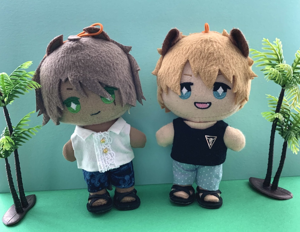 白シャツとシンプルタンクトップ