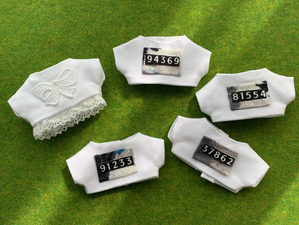 ブラック&ホワイトジャケットとnumber、ribbonTシャツ